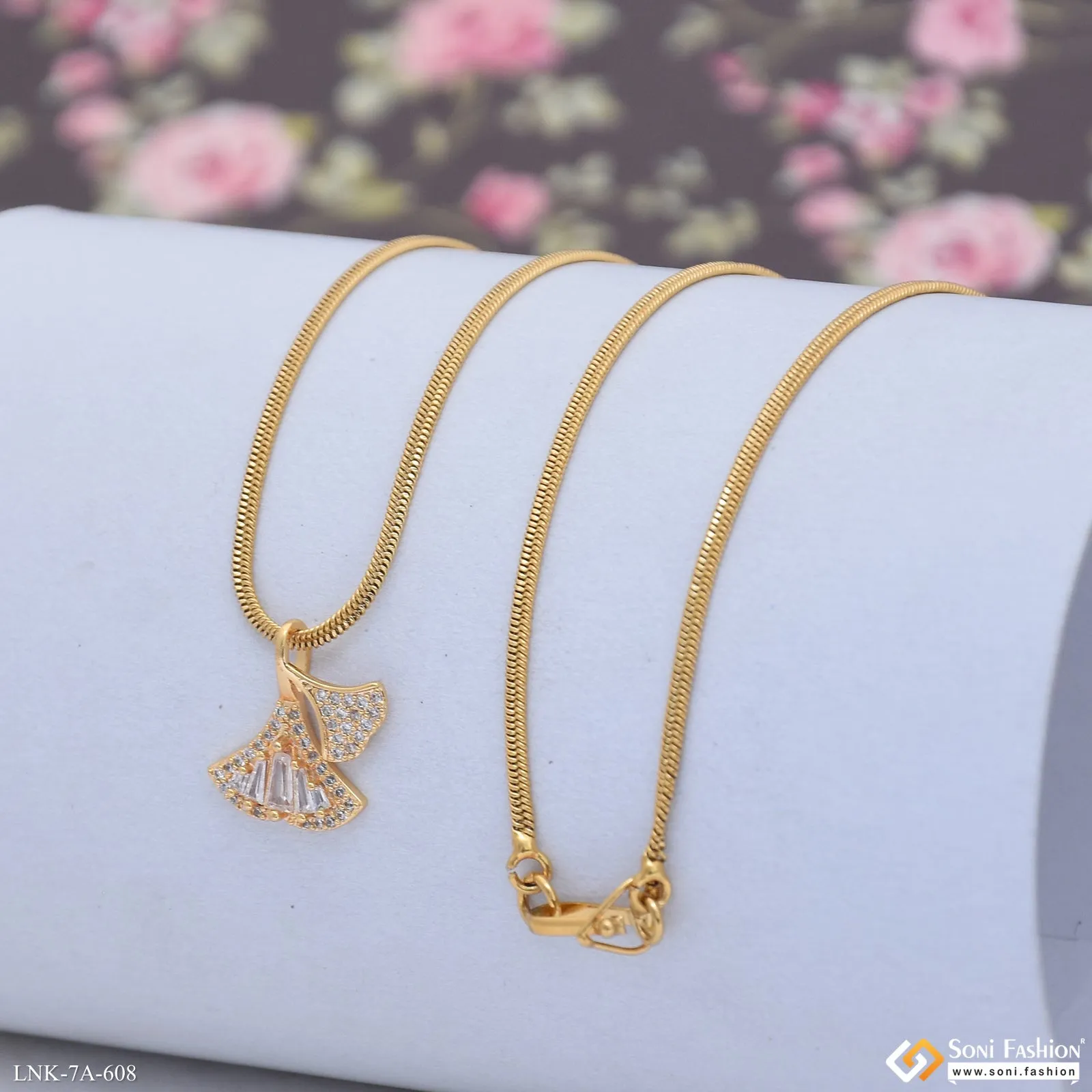 Artisanal Design Gold Plated Chain Pendant for Ladies - Style A608