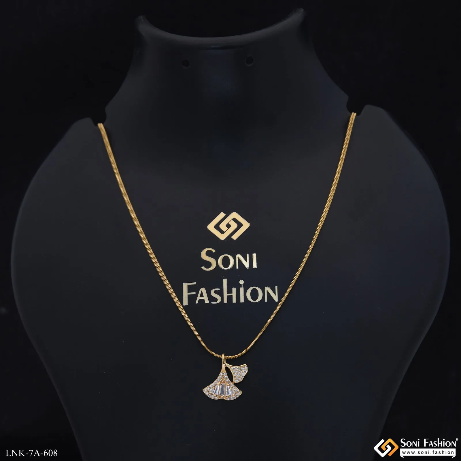Artisanal Design Gold Plated Chain Pendant for Ladies - Style A608