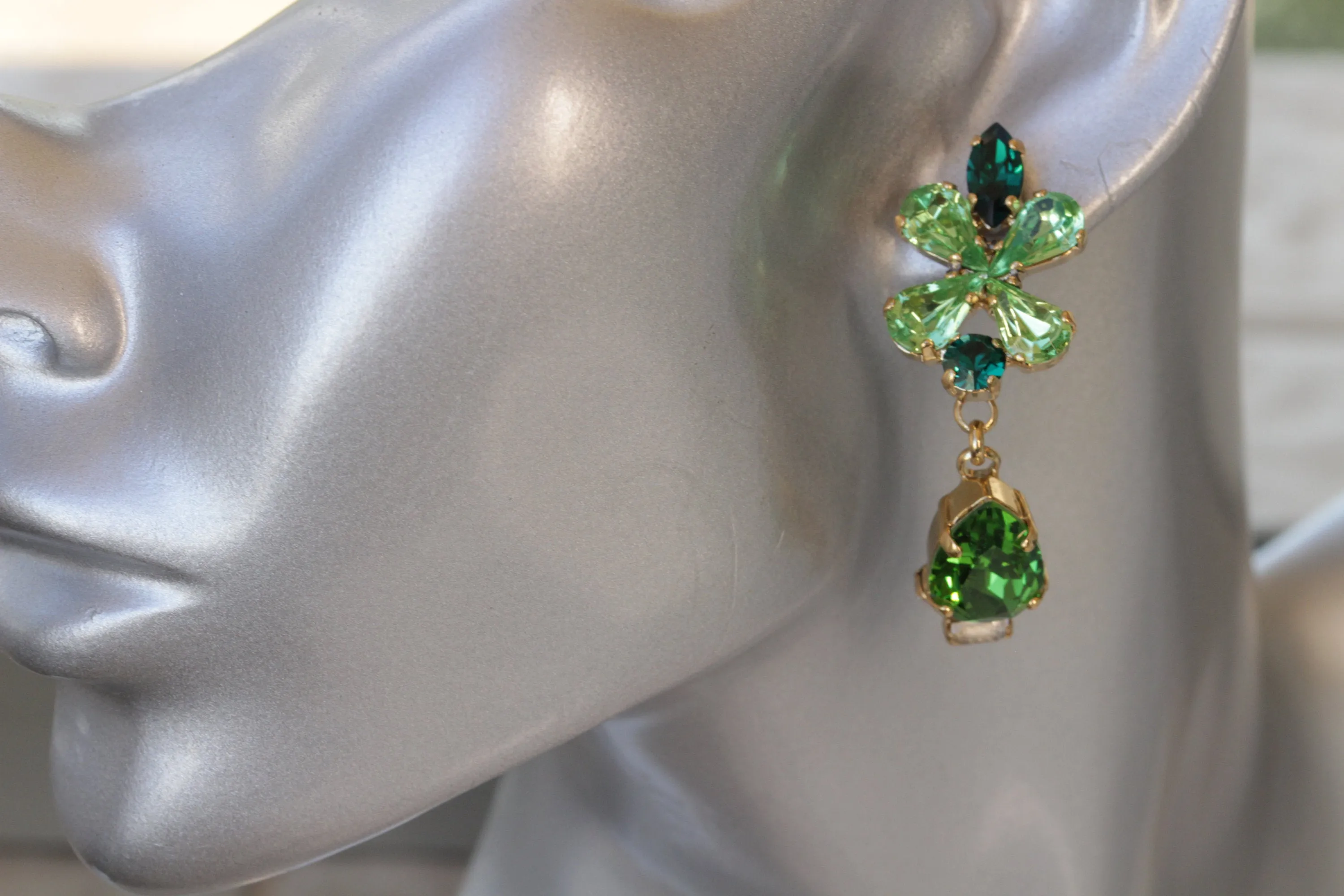 BRIDAL GREEN EARRINGS