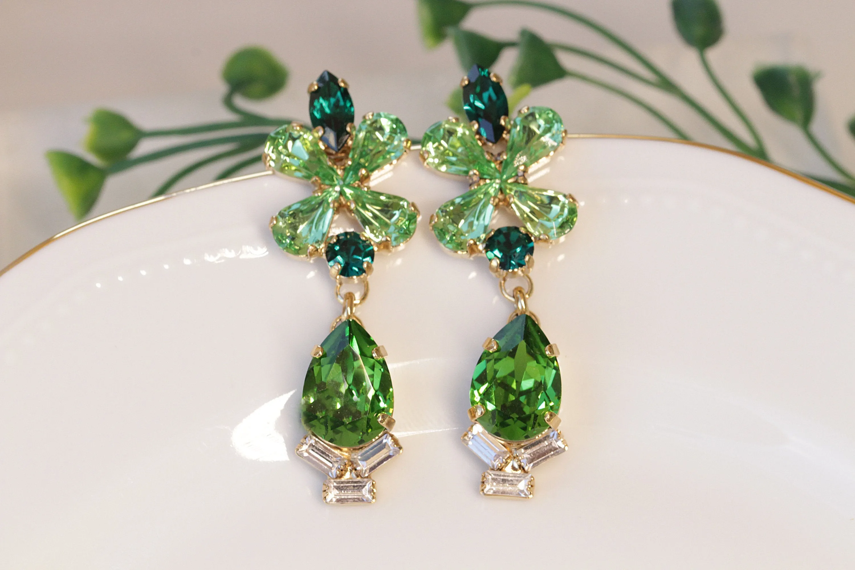 BRIDAL GREEN EARRINGS