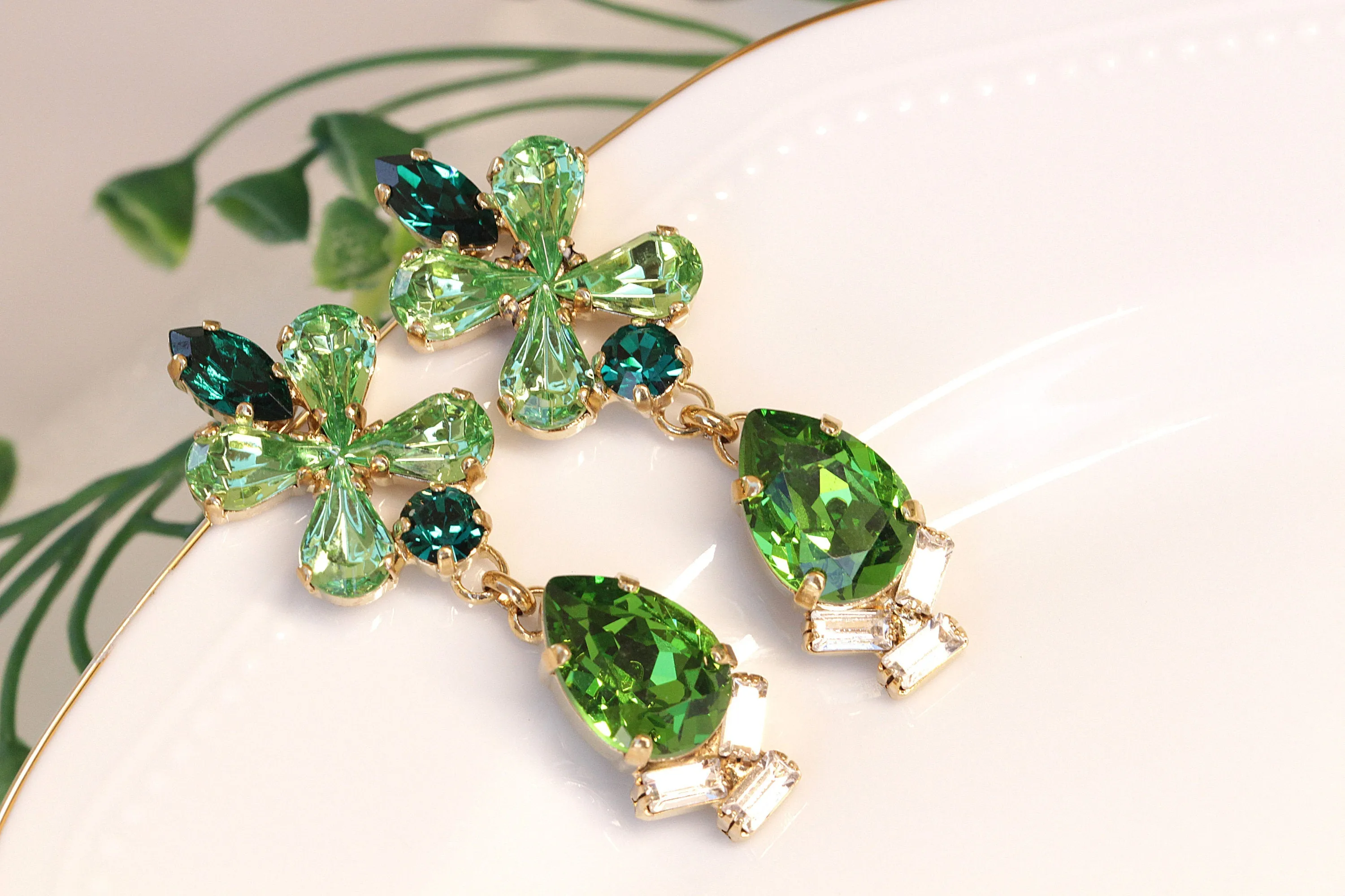 BRIDAL GREEN EARRINGS