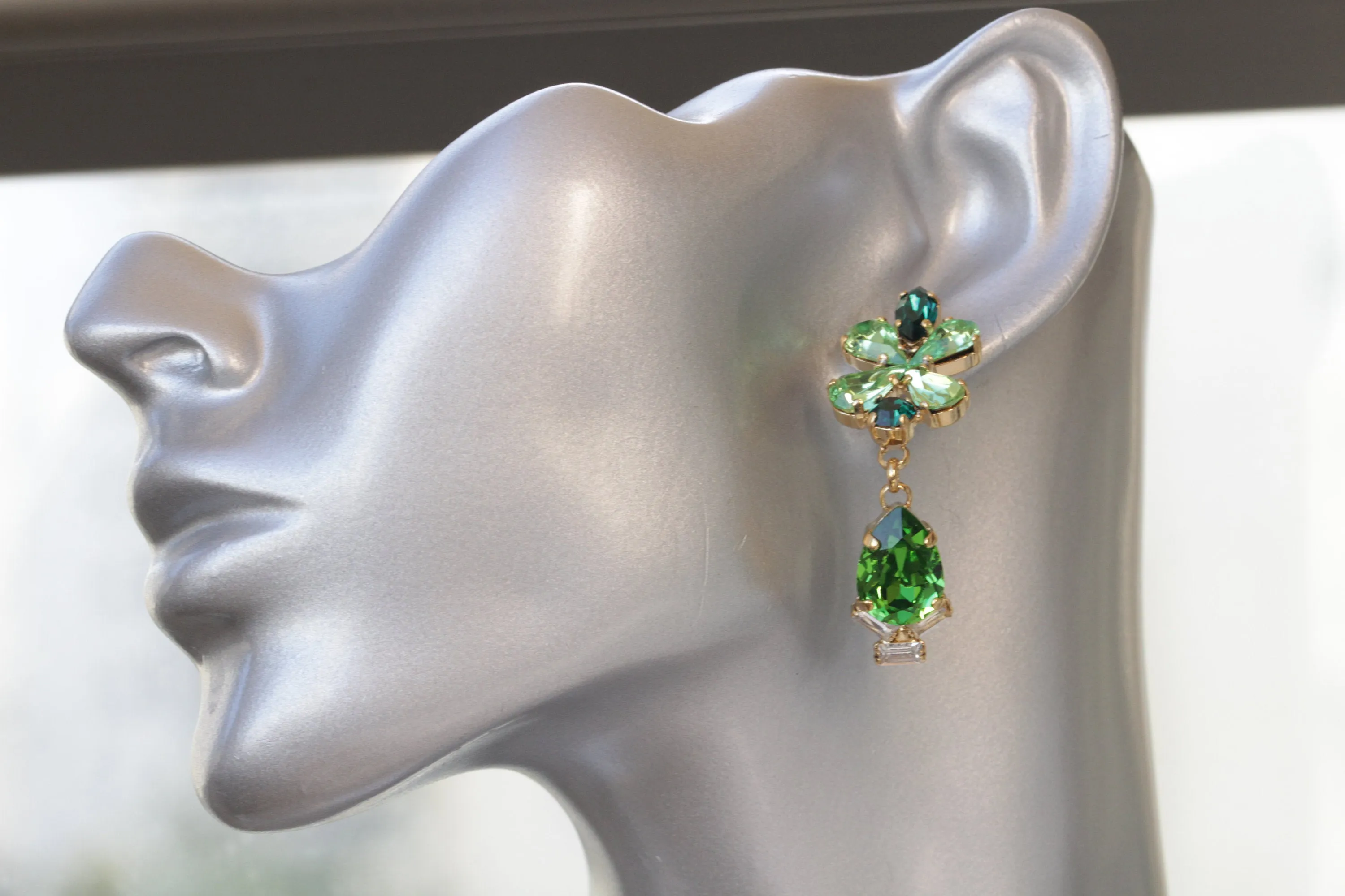 BRIDAL GREEN EARRINGS