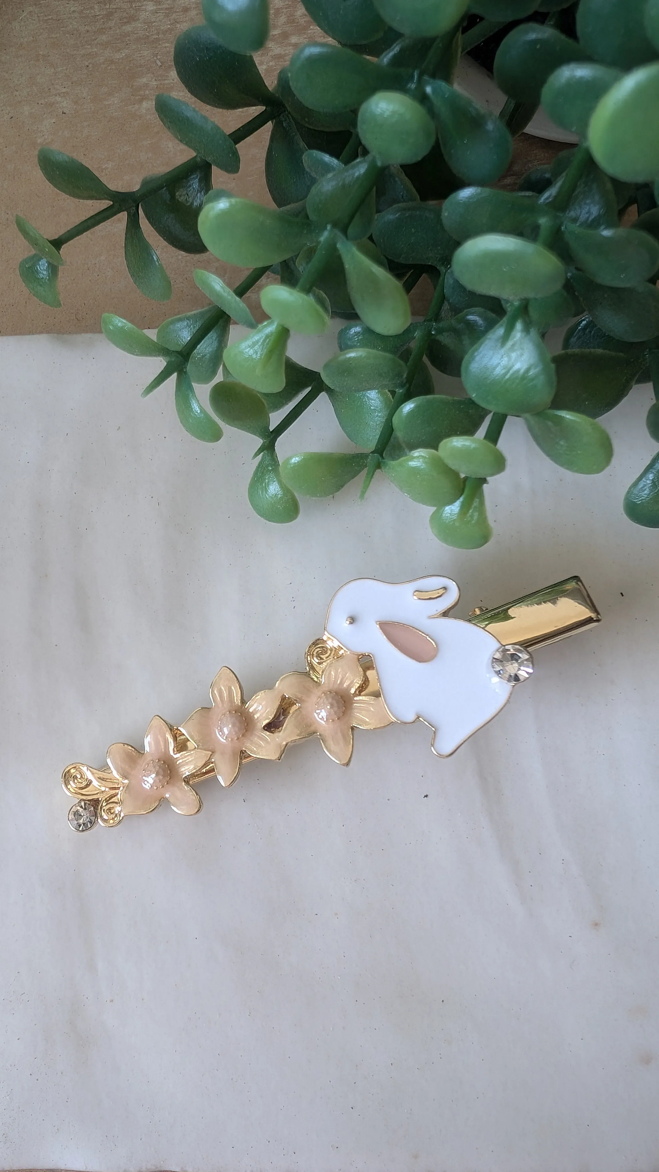 Bunny and The Daisies Hairpin