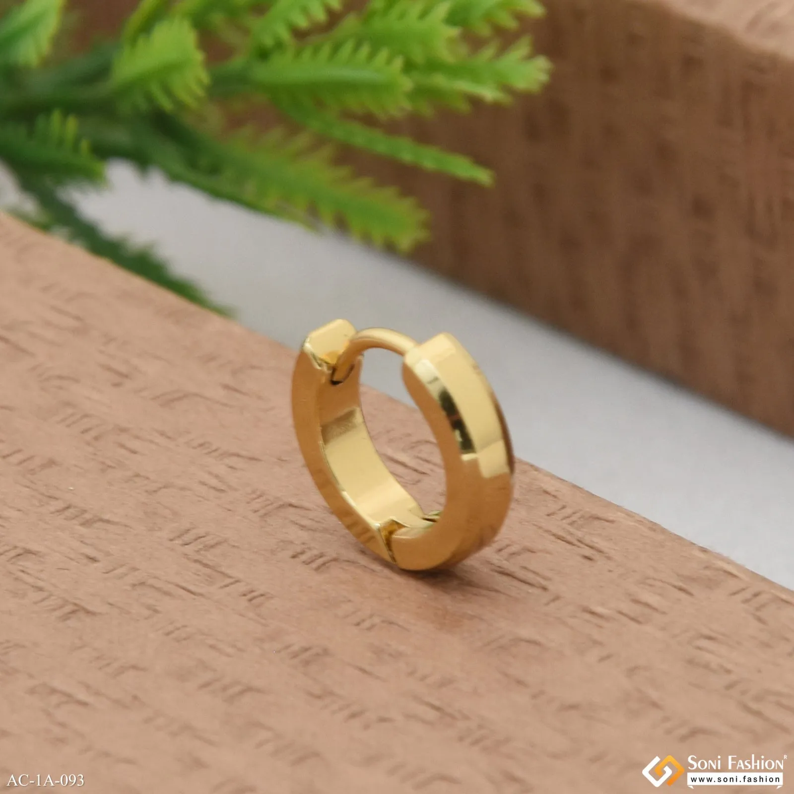 Golden Color Stainless Steel Stud Earring For Men (1 Pc) - Style A093