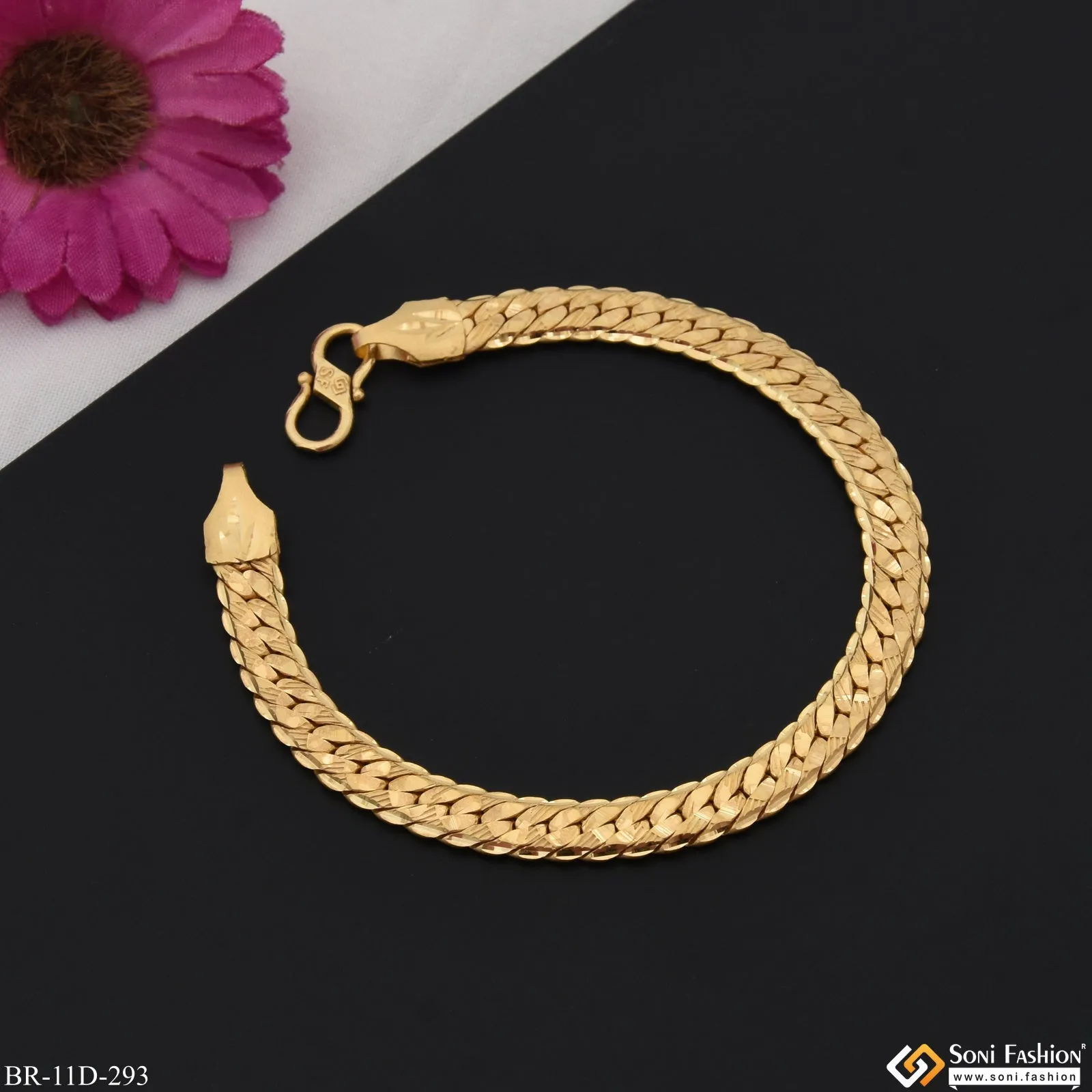 Latest Design High-Quality Gold Plated Bracelet for Men - Style D293
