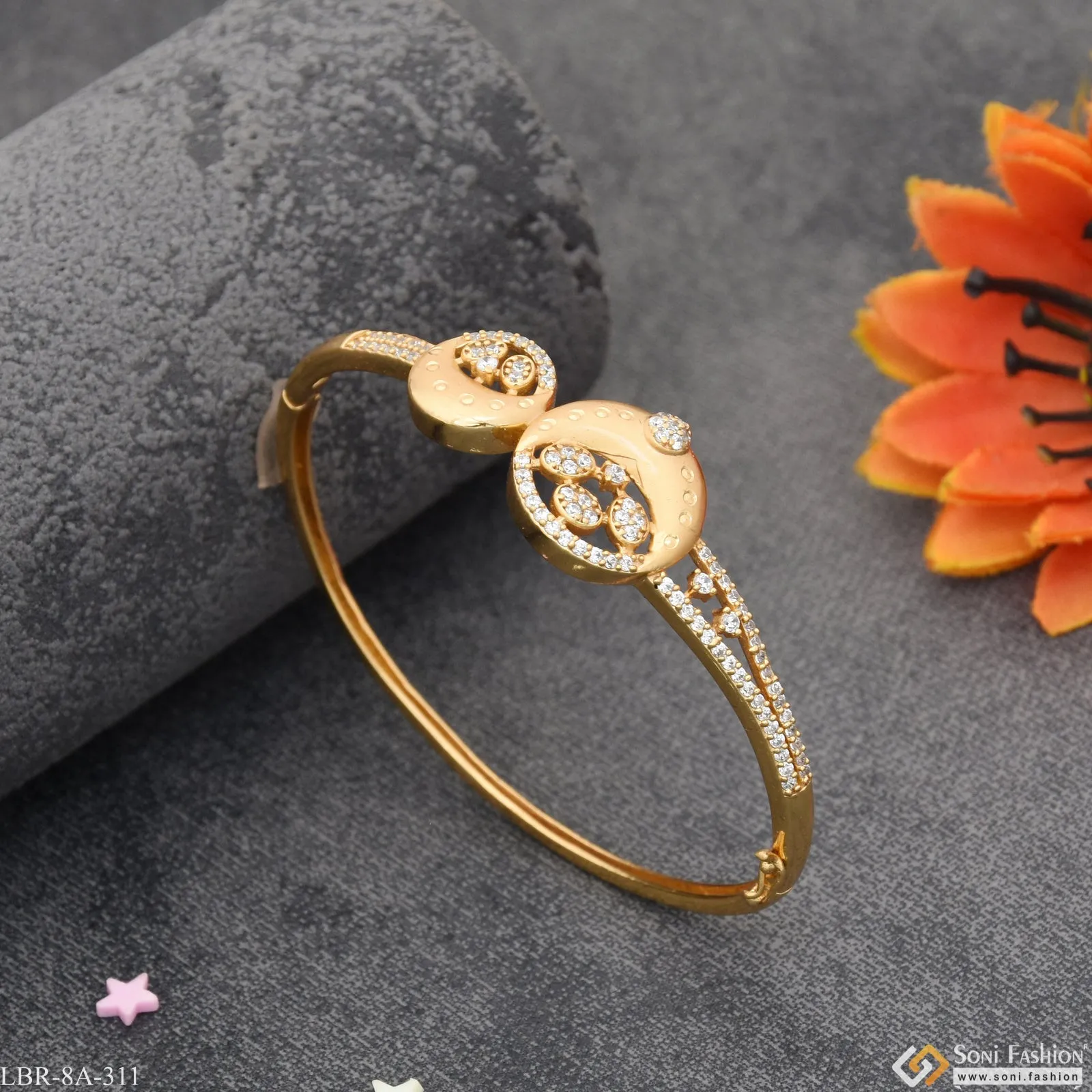 Latest with Diamond Stunning Design Gold Plated Bracelet for Lady - Style A311