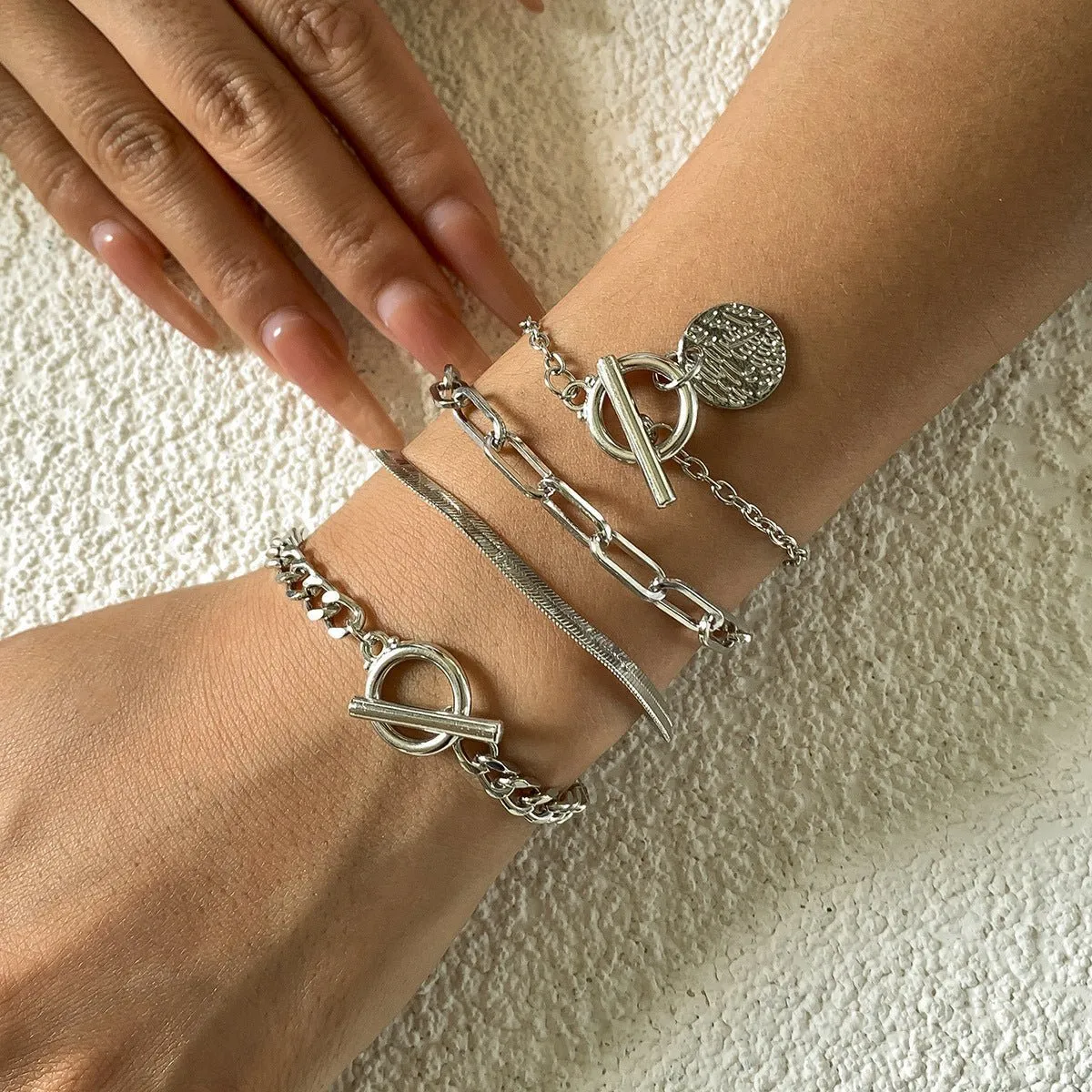 Metal Hollow Chain Snake Bone Bracelet – Sleek and Edgy Design