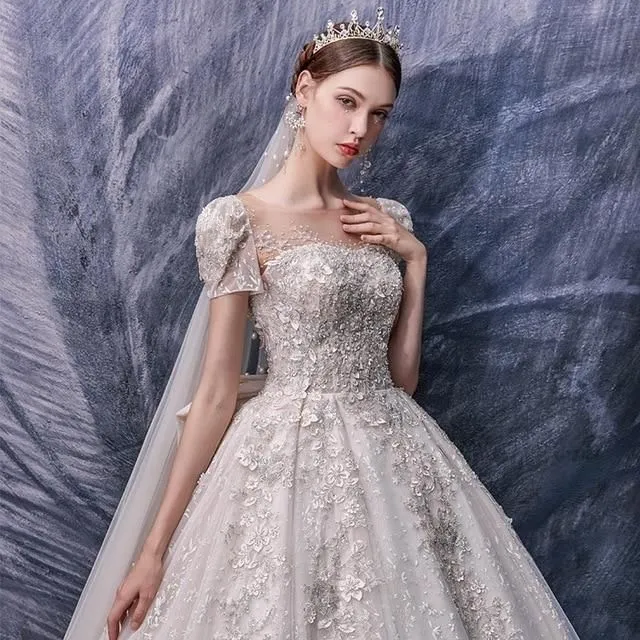 New Luxurious Wedding Dress with Beaded Crystals