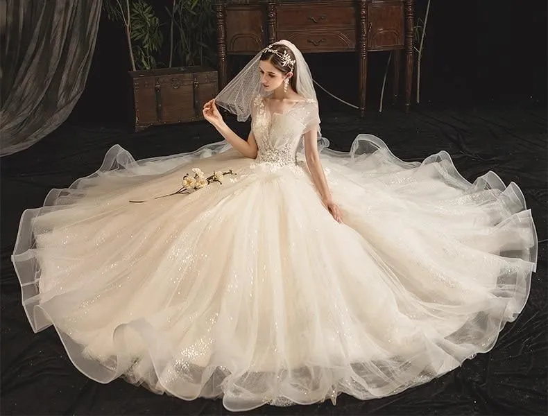 New Shiny Princess Wedding Dress with Luxurious Lace
